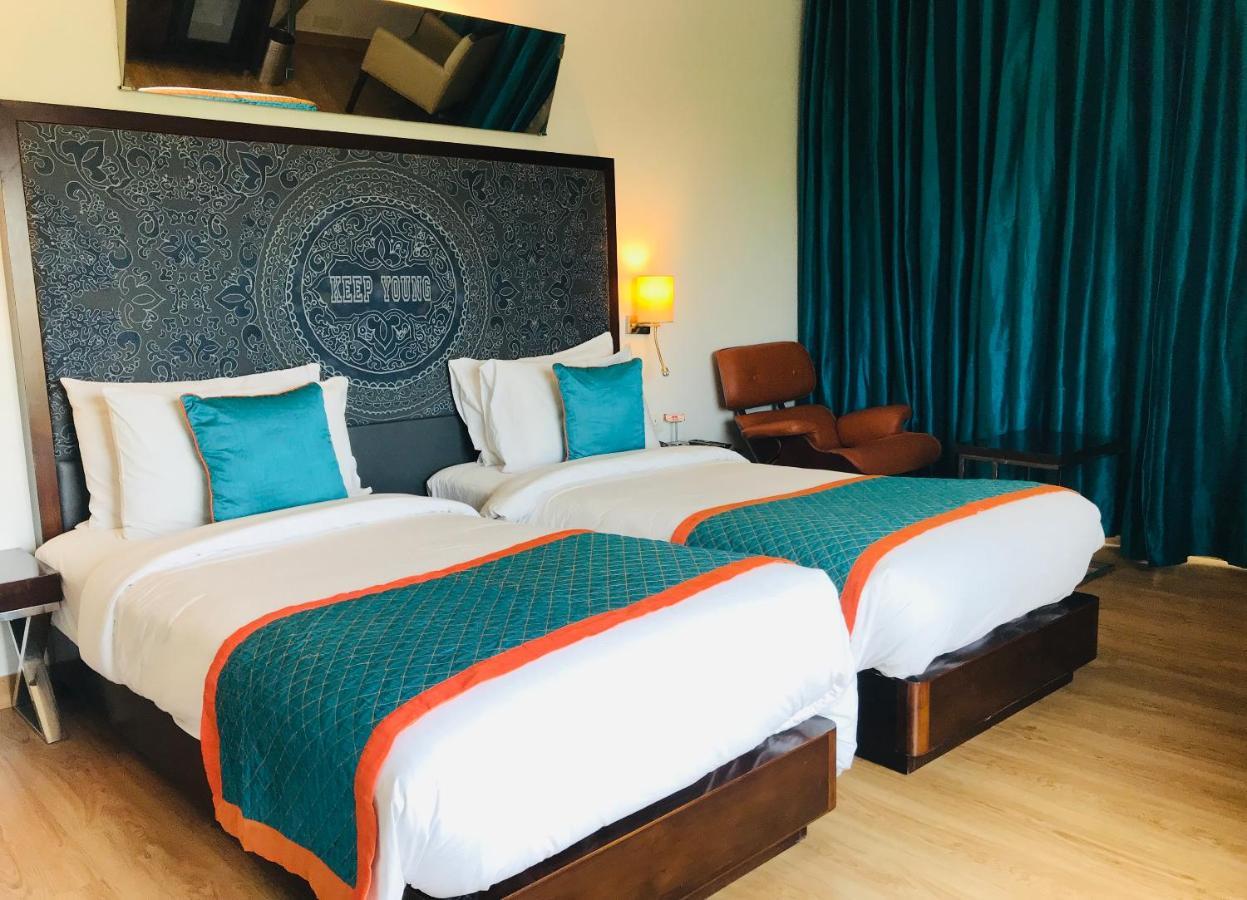 โกลเดน ทิวลิป คุรคาออน เซ็คเตอร์ 29 Hotel คูร์เคาน์ ภายนอก รูปภาพ