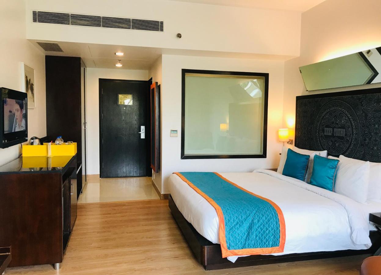 โกลเดน ทิวลิป คุรคาออน เซ็คเตอร์ 29 Hotel คูร์เคาน์ ภายนอก รูปภาพ
