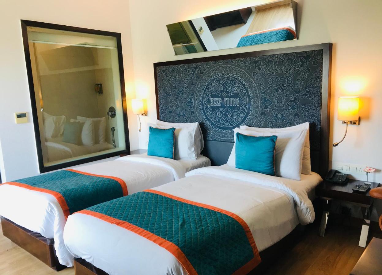 โกลเดน ทิวลิป คุรคาออน เซ็คเตอร์ 29 Hotel คูร์เคาน์ ภายนอก รูปภาพ