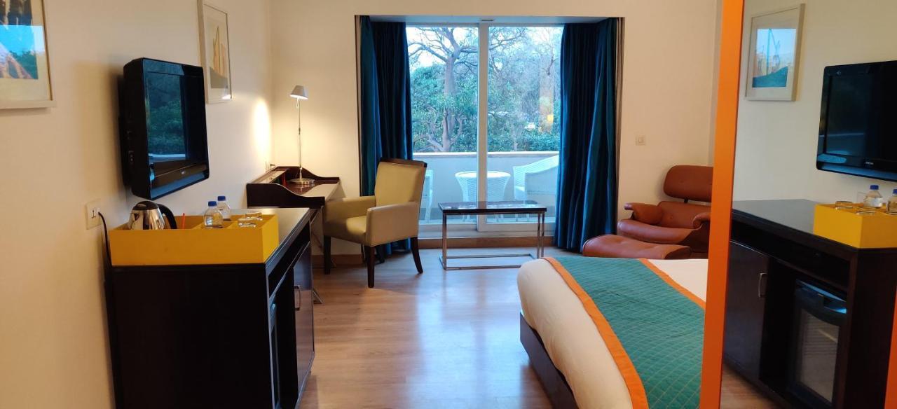 โกลเดน ทิวลิป คุรคาออน เซ็คเตอร์ 29 Hotel คูร์เคาน์ ภายนอก รูปภาพ