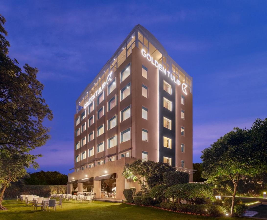 โกลเดน ทิวลิป คุรคาออน เซ็คเตอร์ 29 Hotel คูร์เคาน์ ภายนอก รูปภาพ